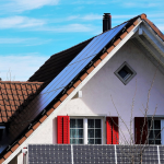 Ventajas de instalar placas solares en tu vivienda con Holaluz